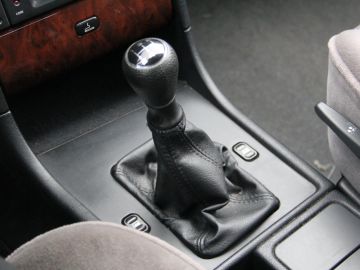 Peugeot 605